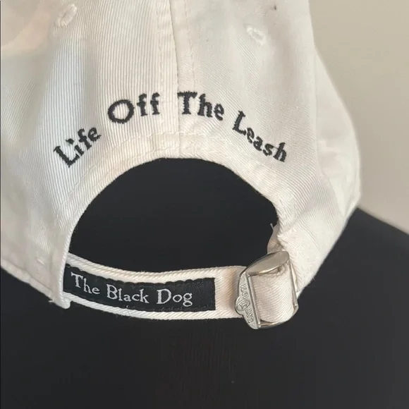 The Black Dog White and Black Embroidered Hat - Picture 4 of 4